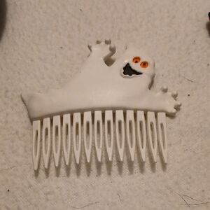 Hallmark White Ghost Hair Comb